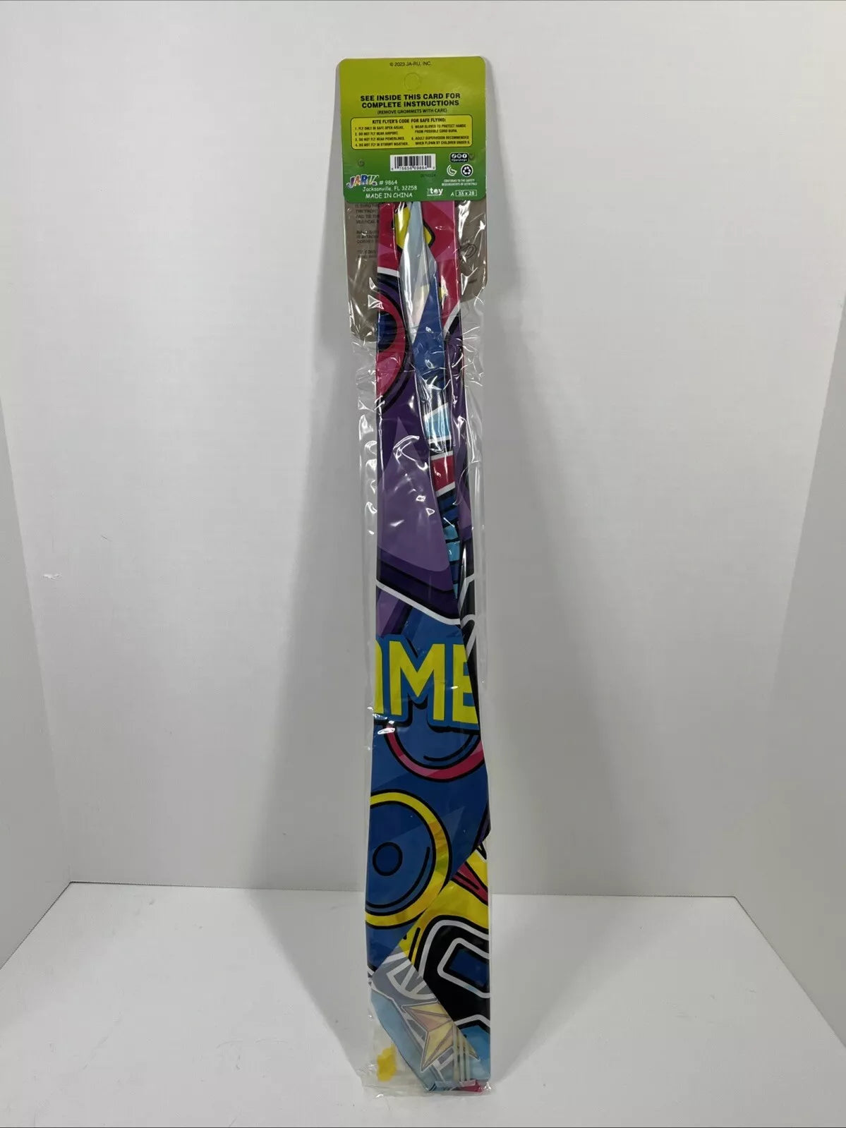 Gamer Kite 26 Inch Tall Diamond Easy Flight