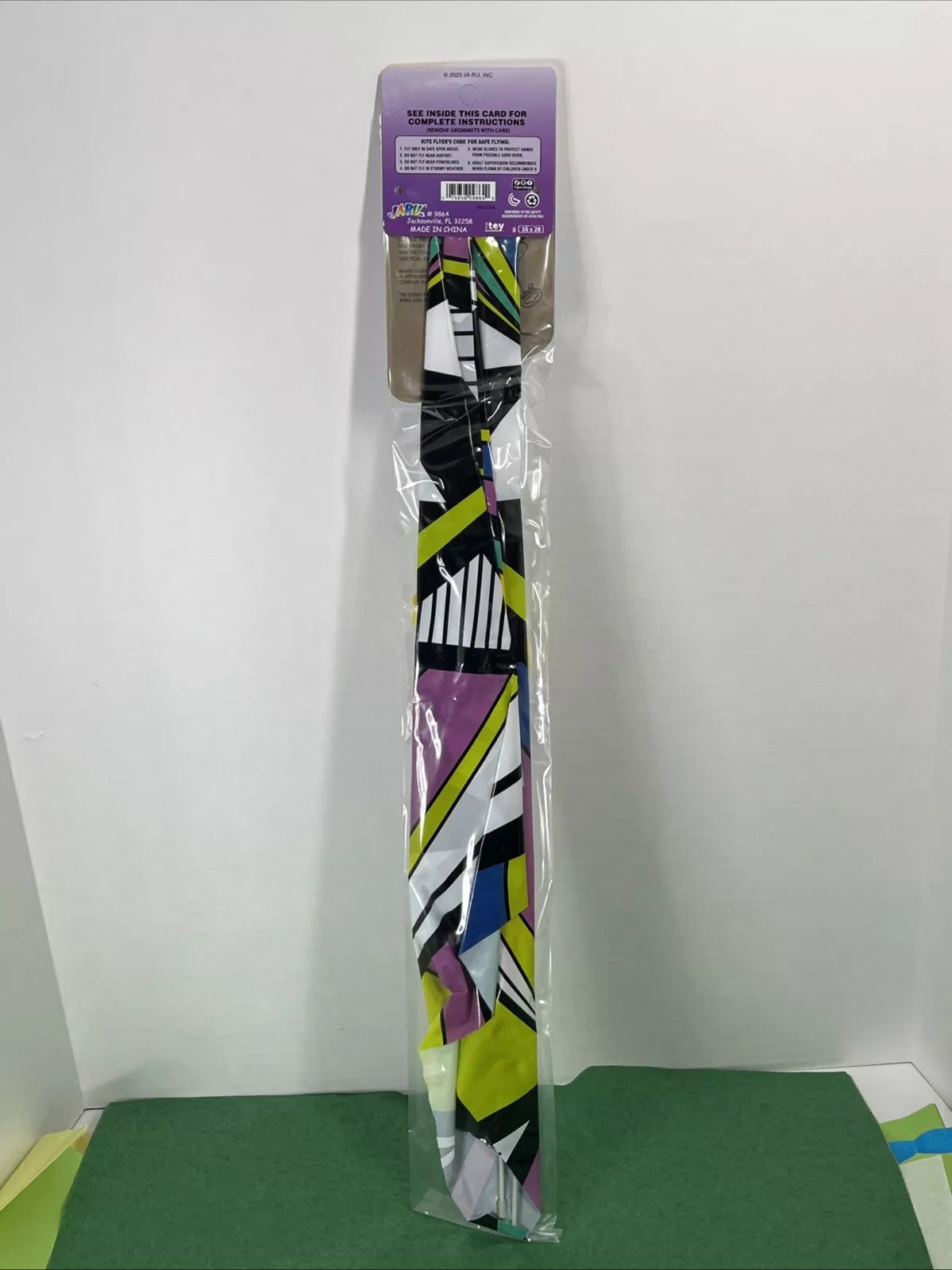 Geometric Kite 26 Inch Tall Diamond Easy Flight
