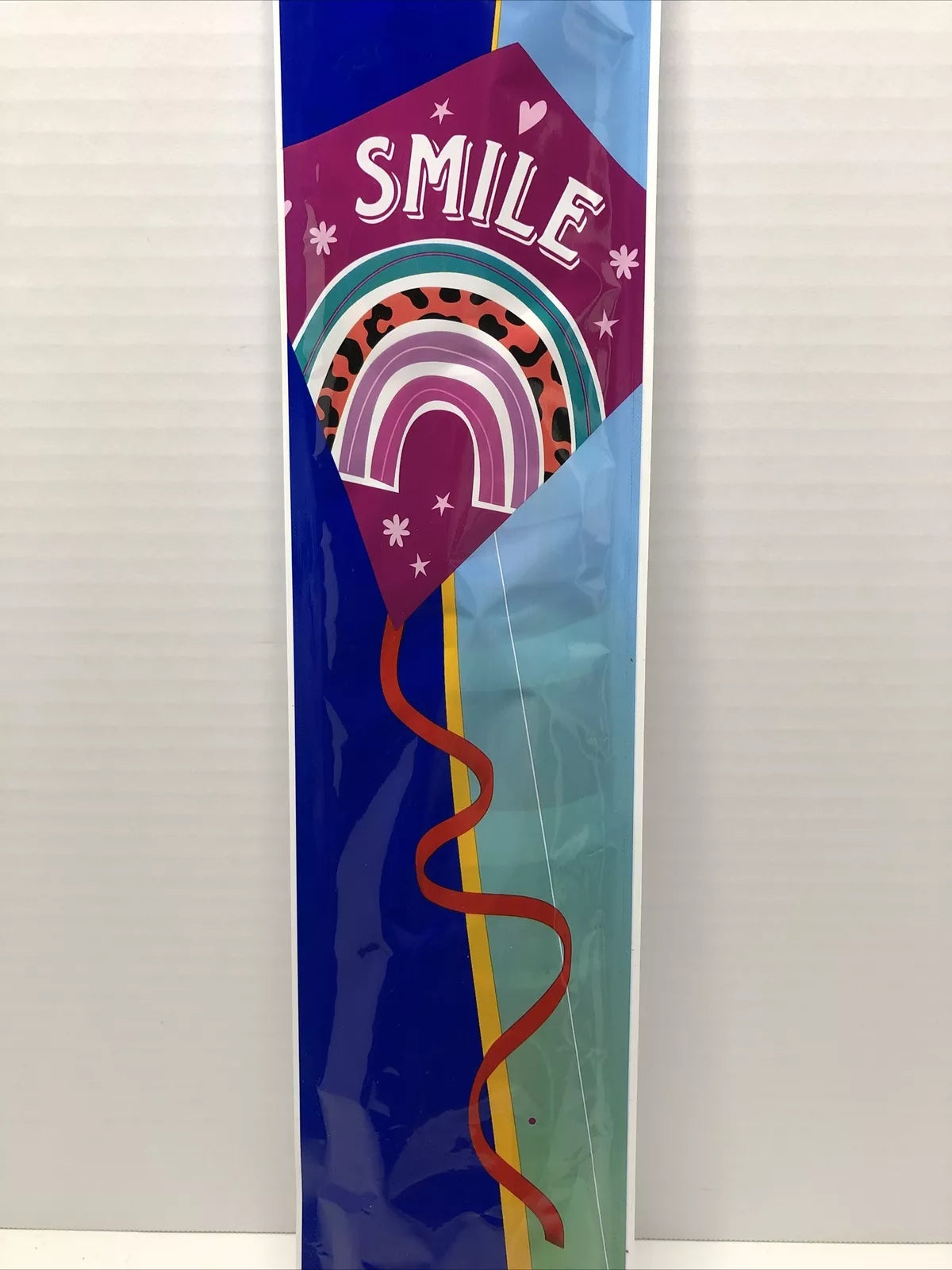 Smile Rainbow Kite 22.6 Inch Tall