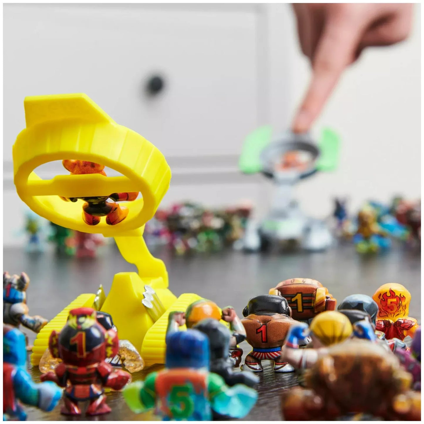 Million Warriors Figures 20 Blind Bags with Launcher by Spin Master